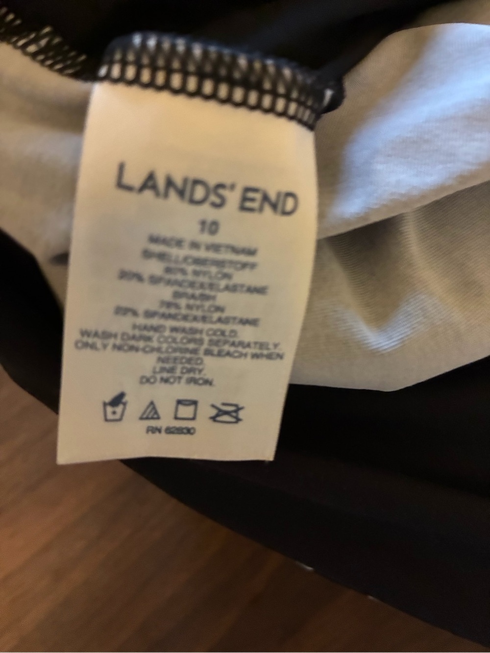 Lands' End Blue Black Tankini Sz 10 Soft Cup Print Modest Hibiscus Tropical - Picture 6 of 6